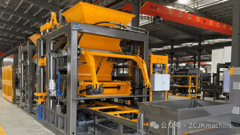 Szervohajtású blokkgyártó gépek: Csökkentse az áramköltségeket 30-50%-kal az energiahatékony technológia segítségével